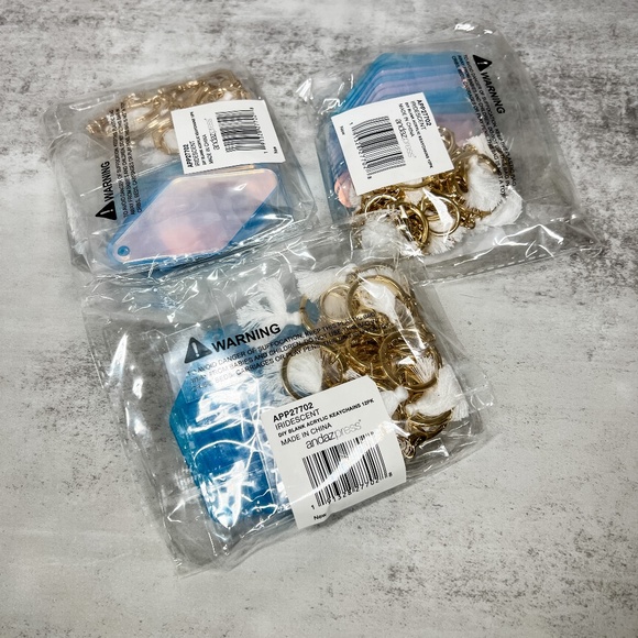 FREE SHIP - Blank Iridescent Acrylic Retro Motel Keychains - Set of 36 - Picture 3 of 9
